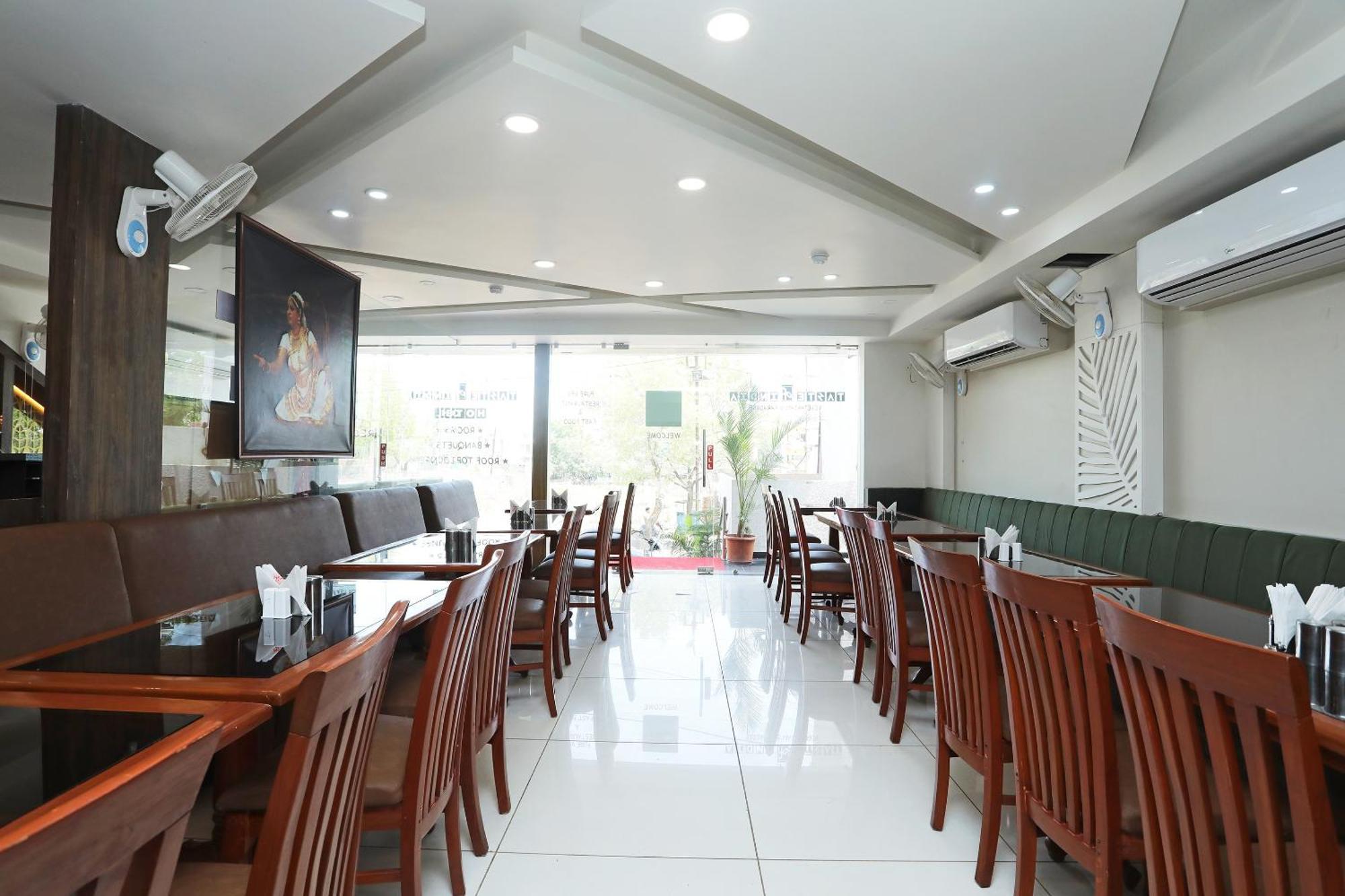 Super Hotel O Taste Of Temple Bhopal Zewnętrze zdjęcie