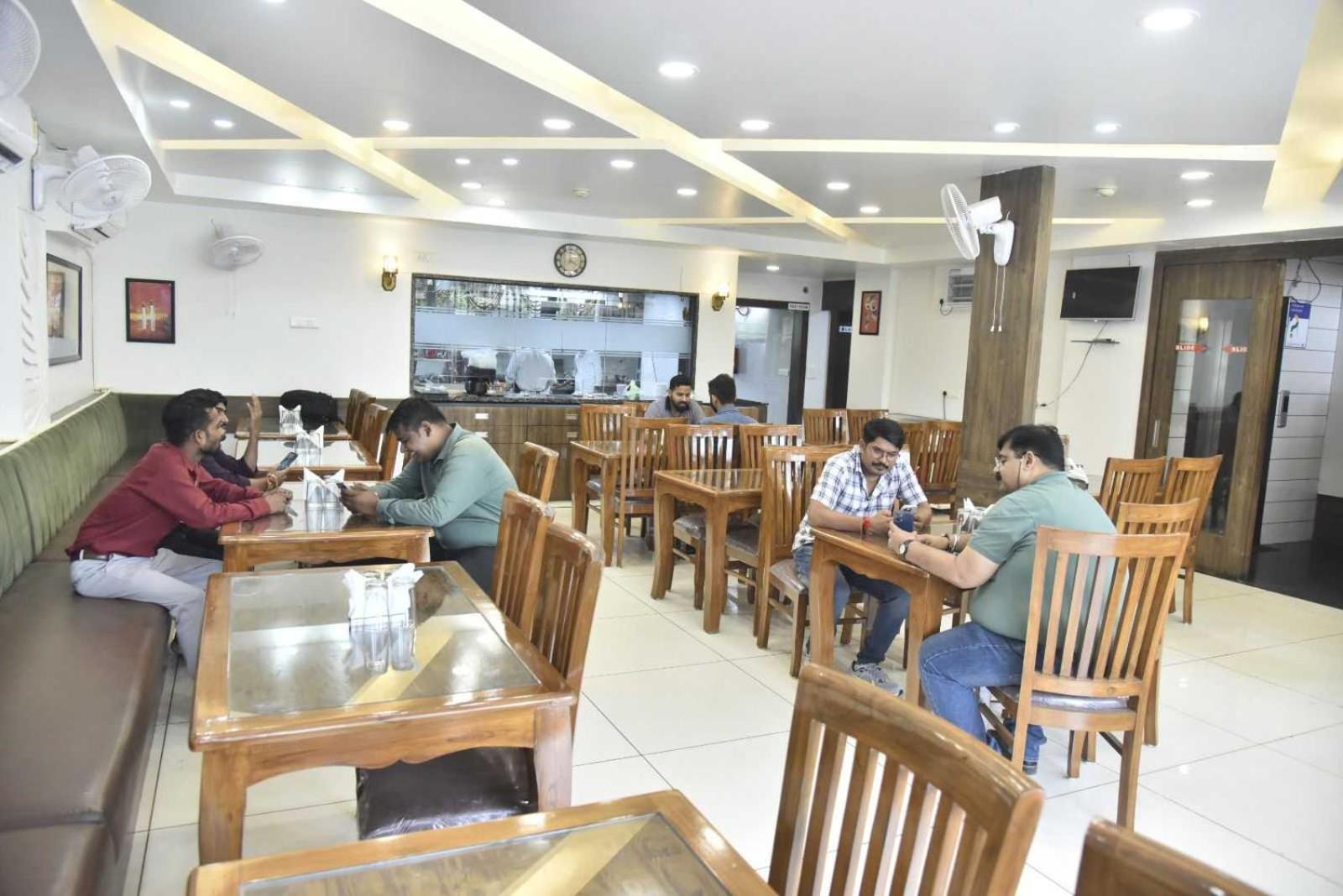 Super Hotel O Taste Of Temple Bhopal Zewnętrze zdjęcie